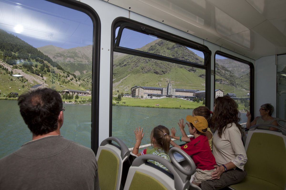 El cremallera de la Vall de Núria ofereix una experiència molt gratificant. FOTO: FGC 