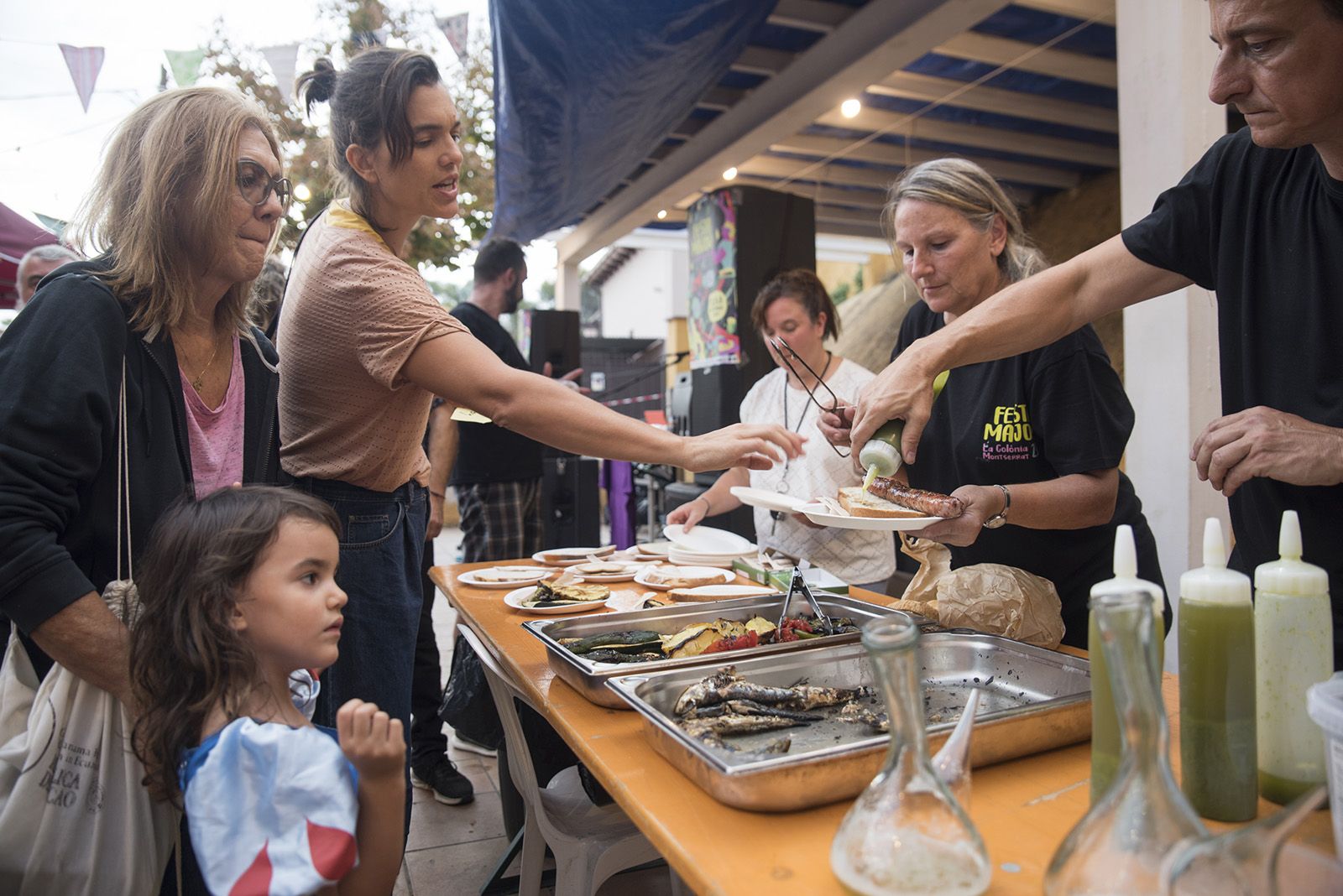 Sardinada i Botifarrada popular. FOTO: Bernat Millet.