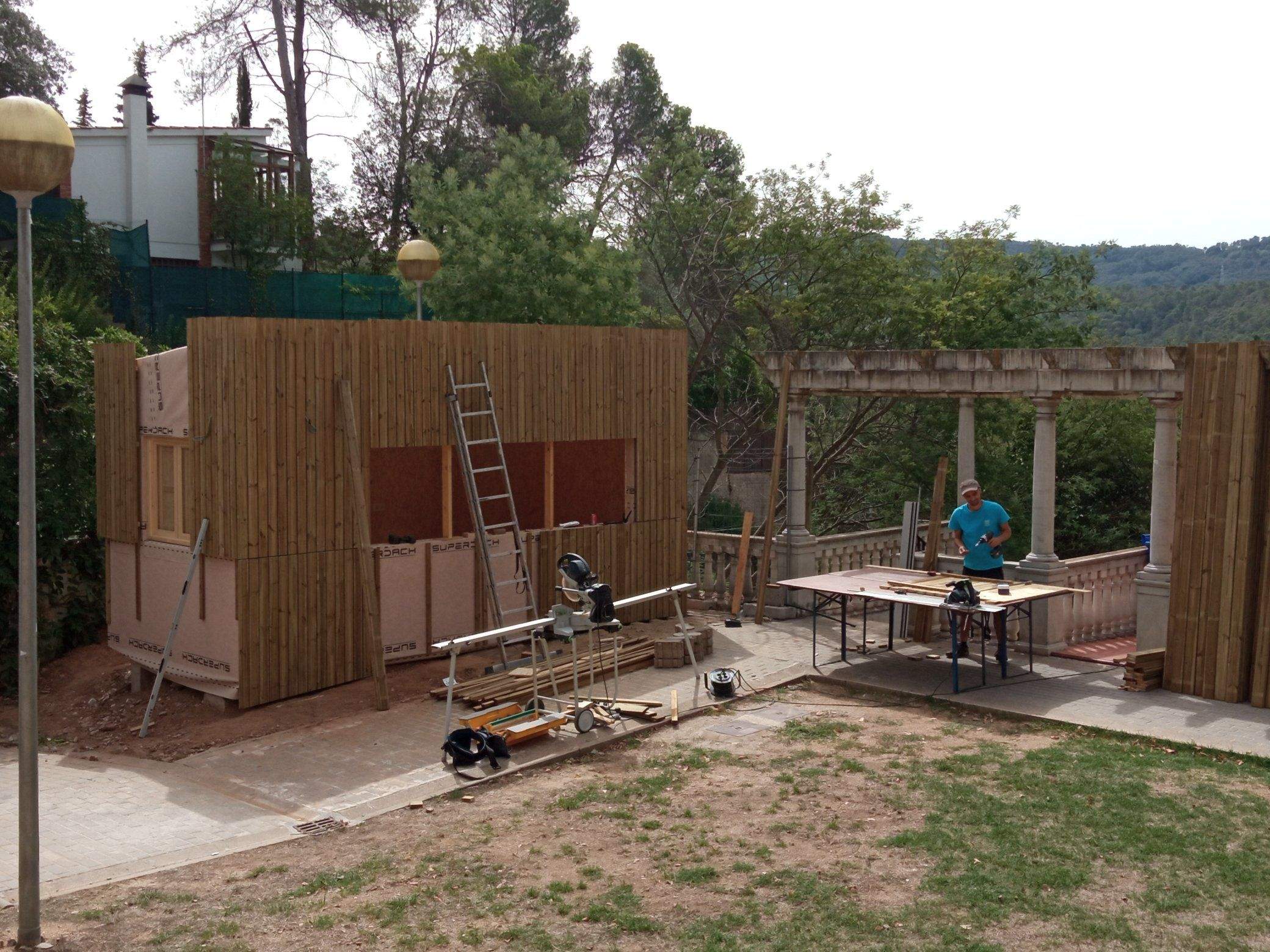 La instal·lació de la nova guingueta al Casino de La Floresta FOTO: Ajuntament de Sant Cugat