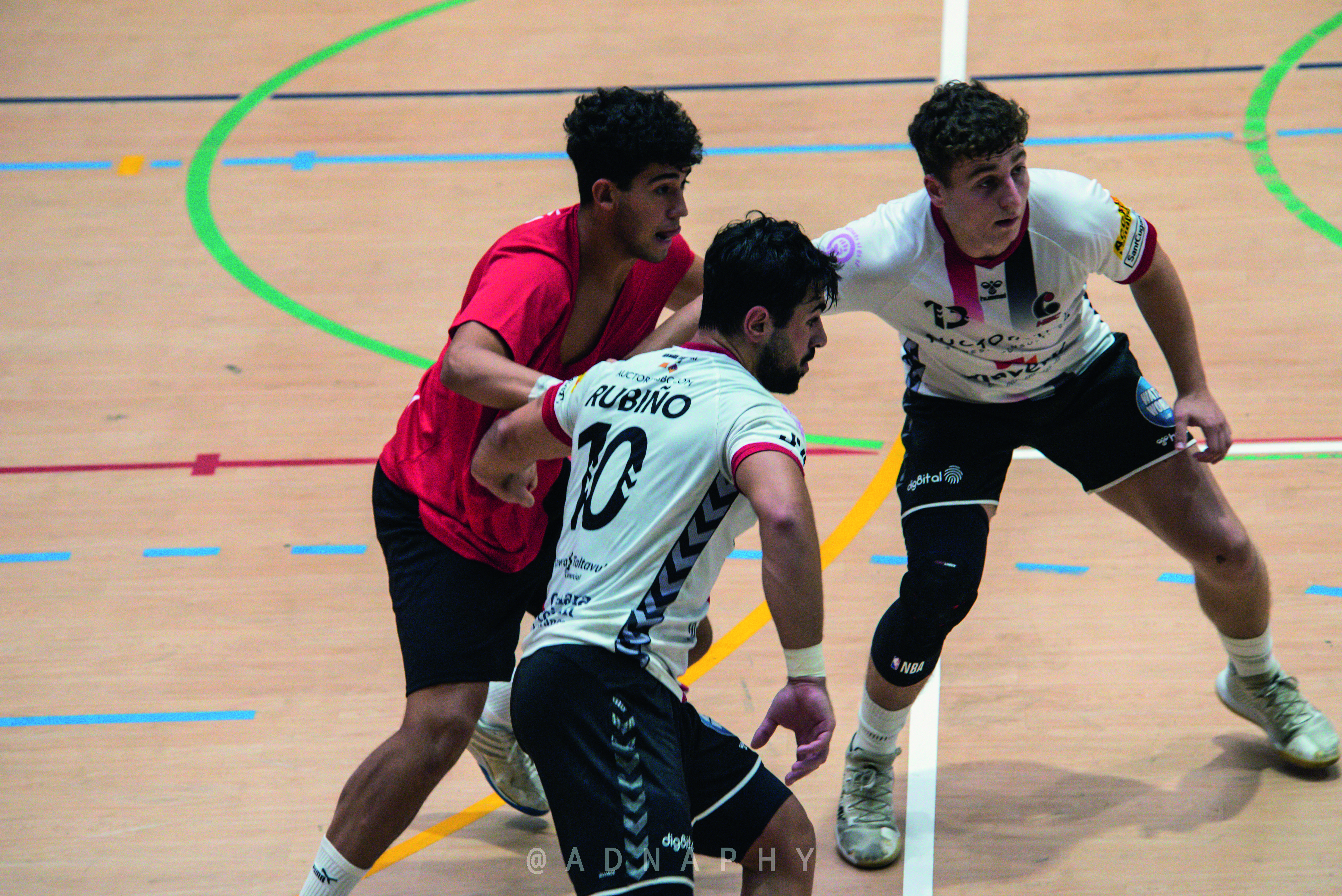 L'Handbol Sant Cugat en un dels partits de la pretemporada. FOTO: @adnaphy