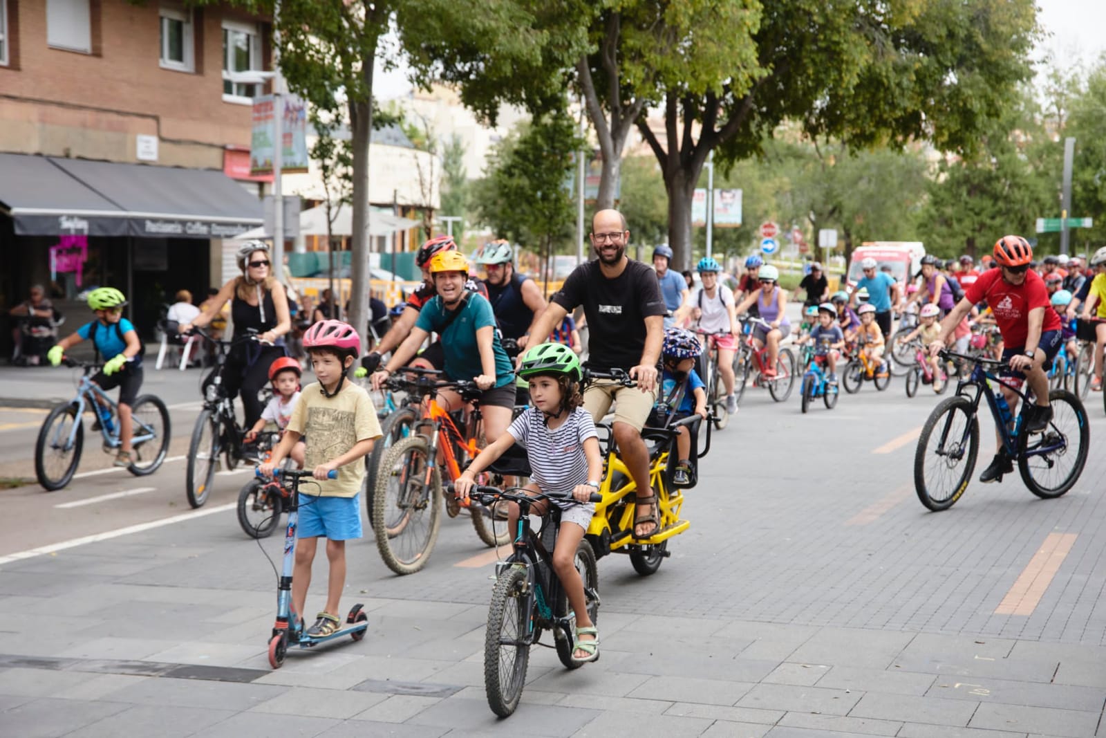 Ciclistes de totes les edats a la pedalada popular per la Setmana de la Mobilitat Sostenible FOTO: Ajuntament de Sant Cugat