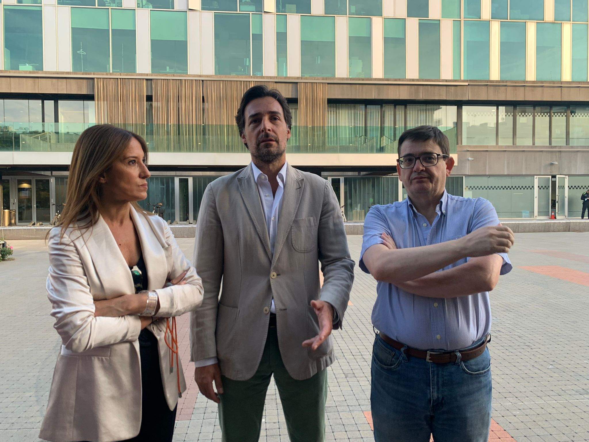 Estrella Salanova, Álvaro Benejam i Alfredo Bergua (d'esquerra a dreta) regidors del PP Sant Cugat a l'Ajuntament. FOTO: Nielo Ballart