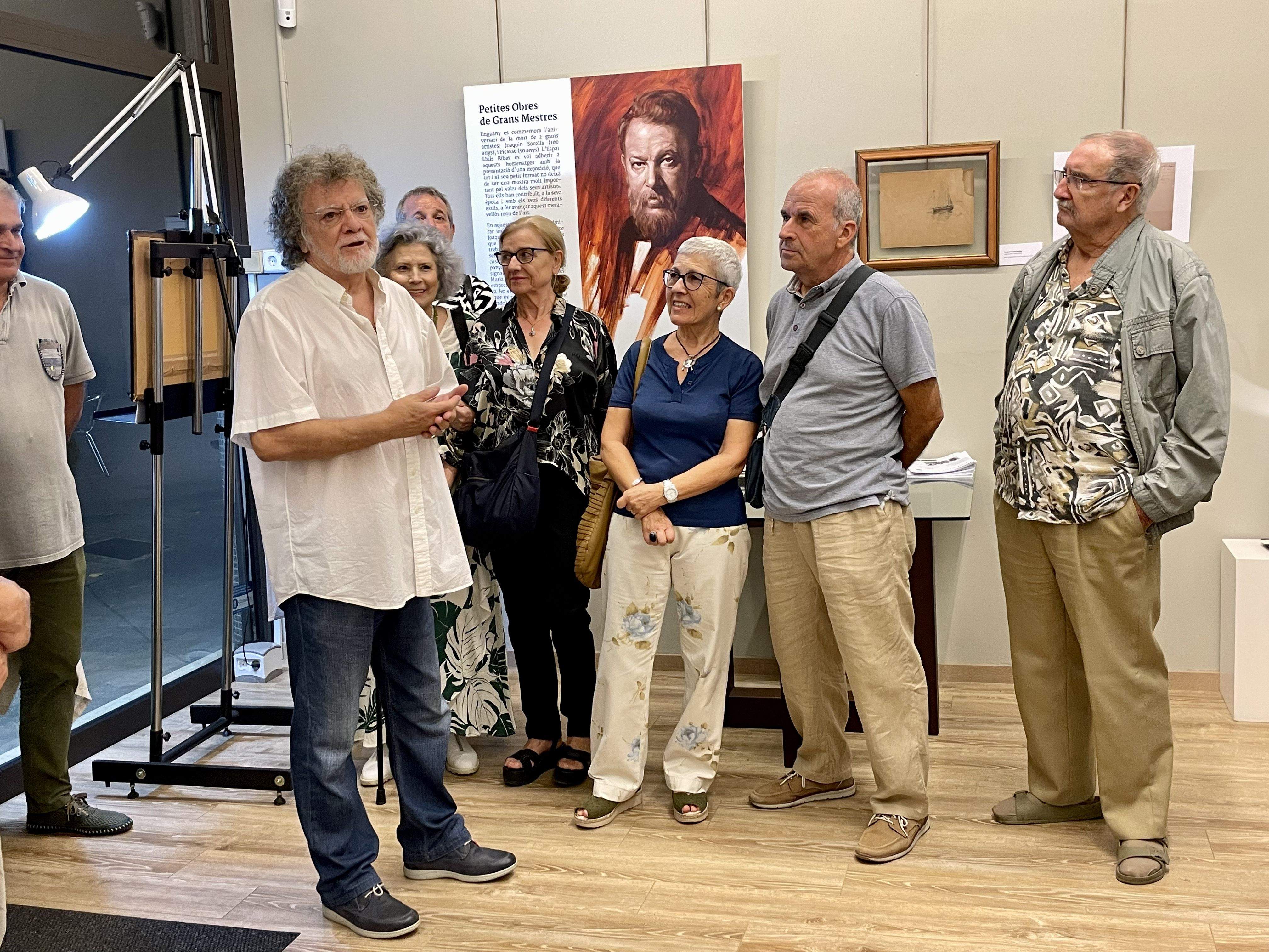 Lluís Ribas presentant l'exposició. Foto: redacció