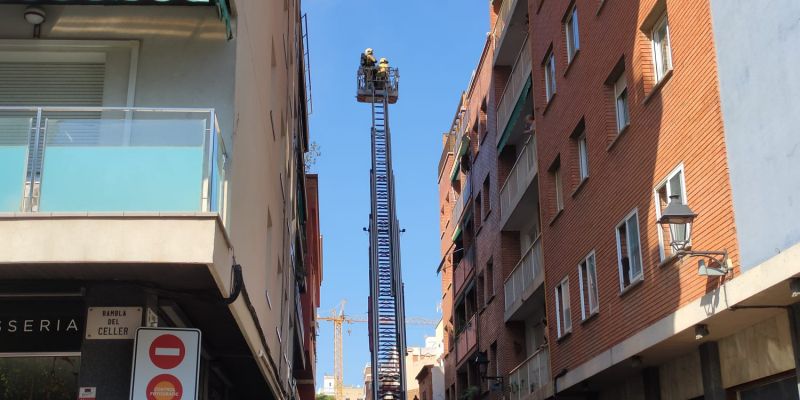 Evacuació de veïns. Foto: Clara Pérez