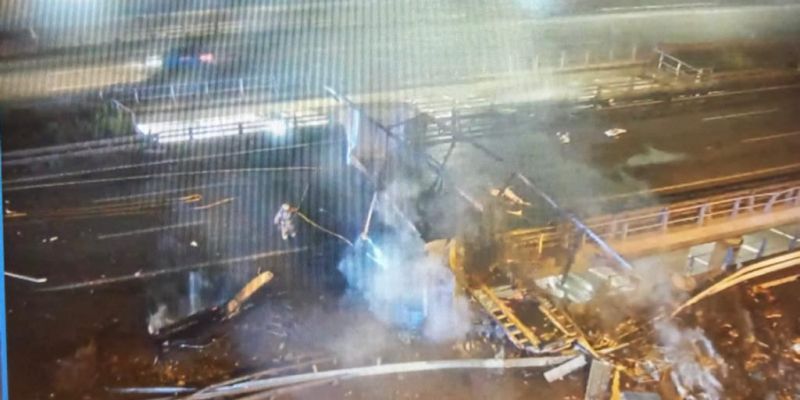 Restes del camió accidentat. Foto: Twitter de Trànsit