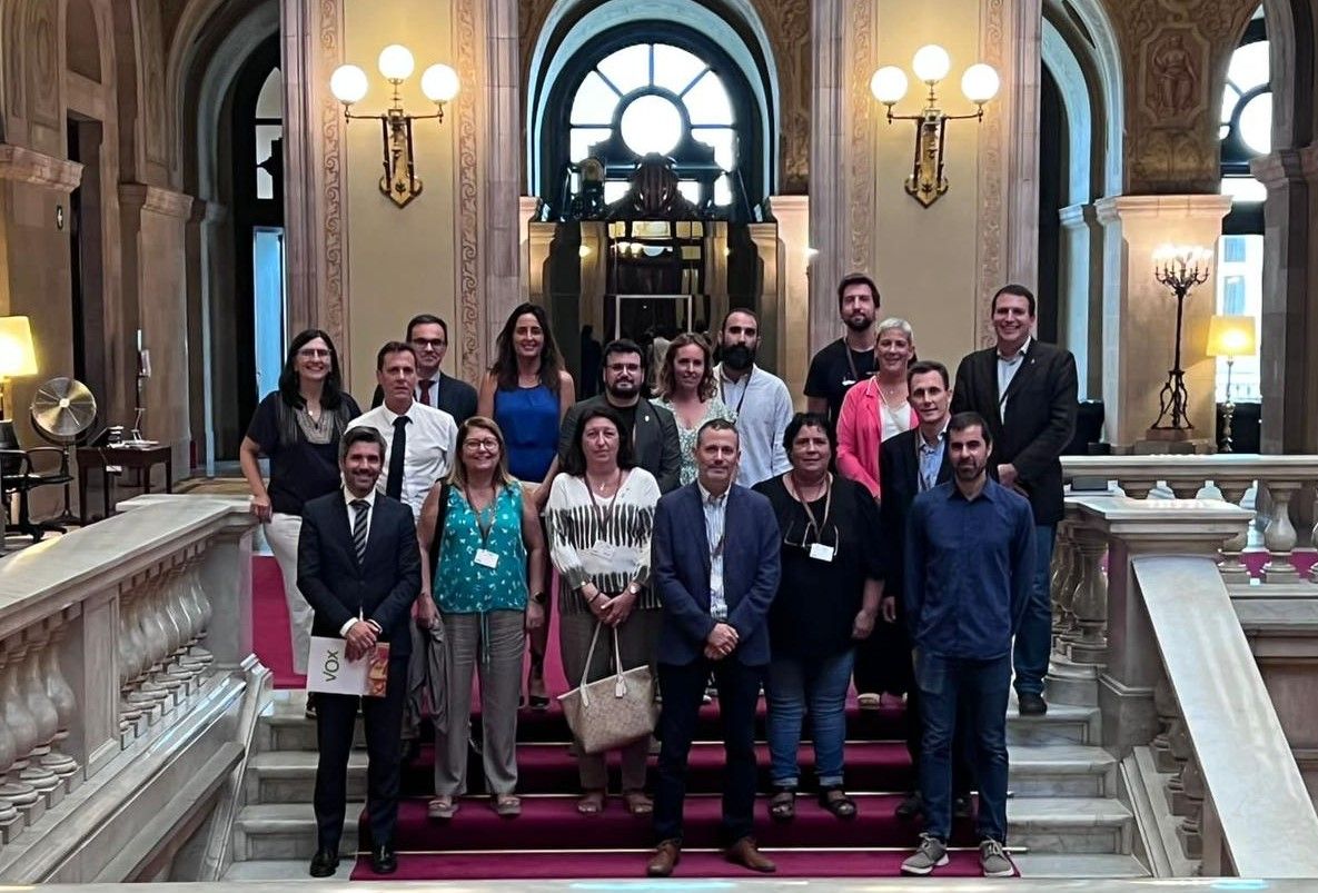 Regidors, diputats i membres de l'AFA i la direcció de la Mirada FOTO: Cedida