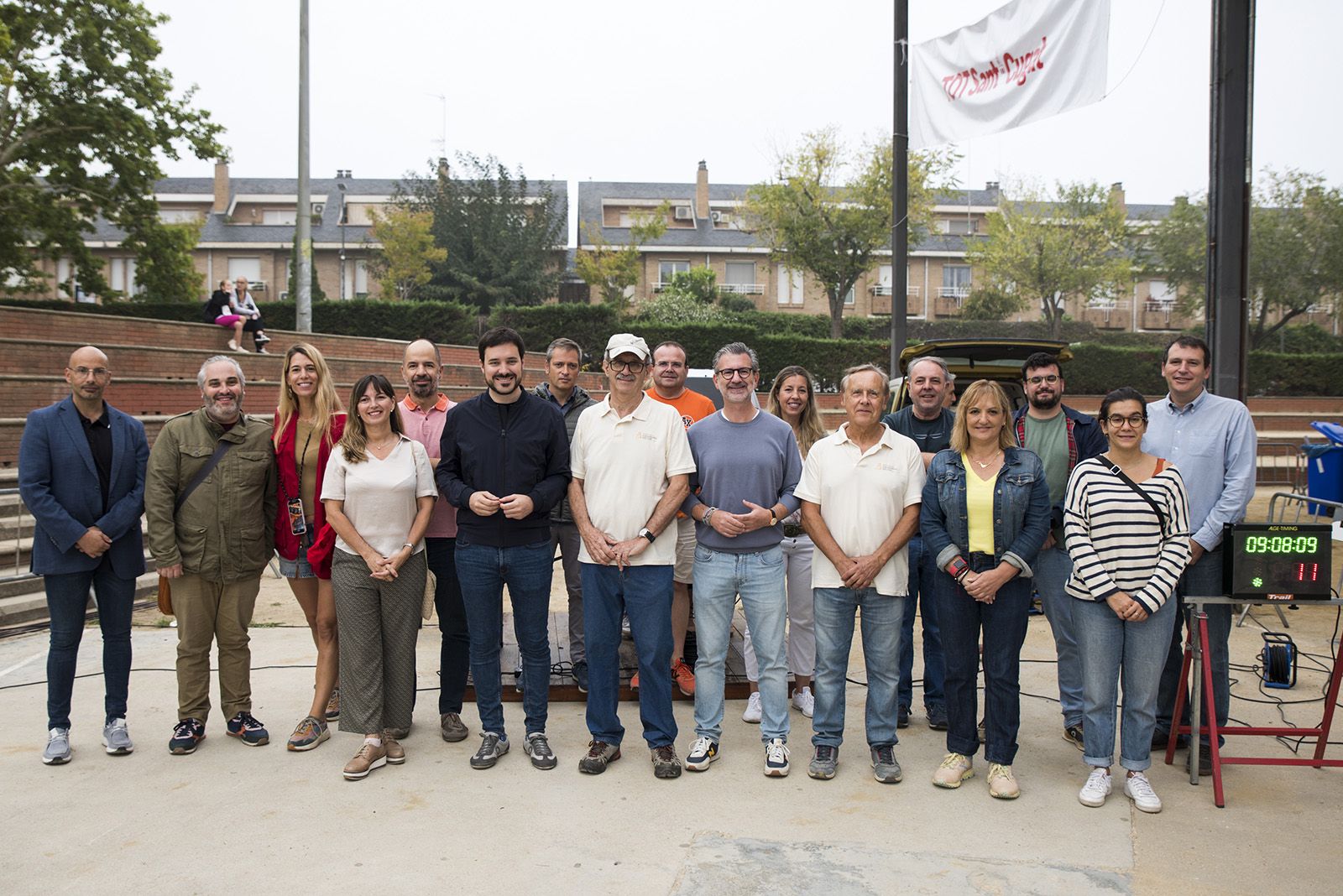 Autoritats i organitzadors de la Marxa Infantil. FOTO: Bernat Millet.