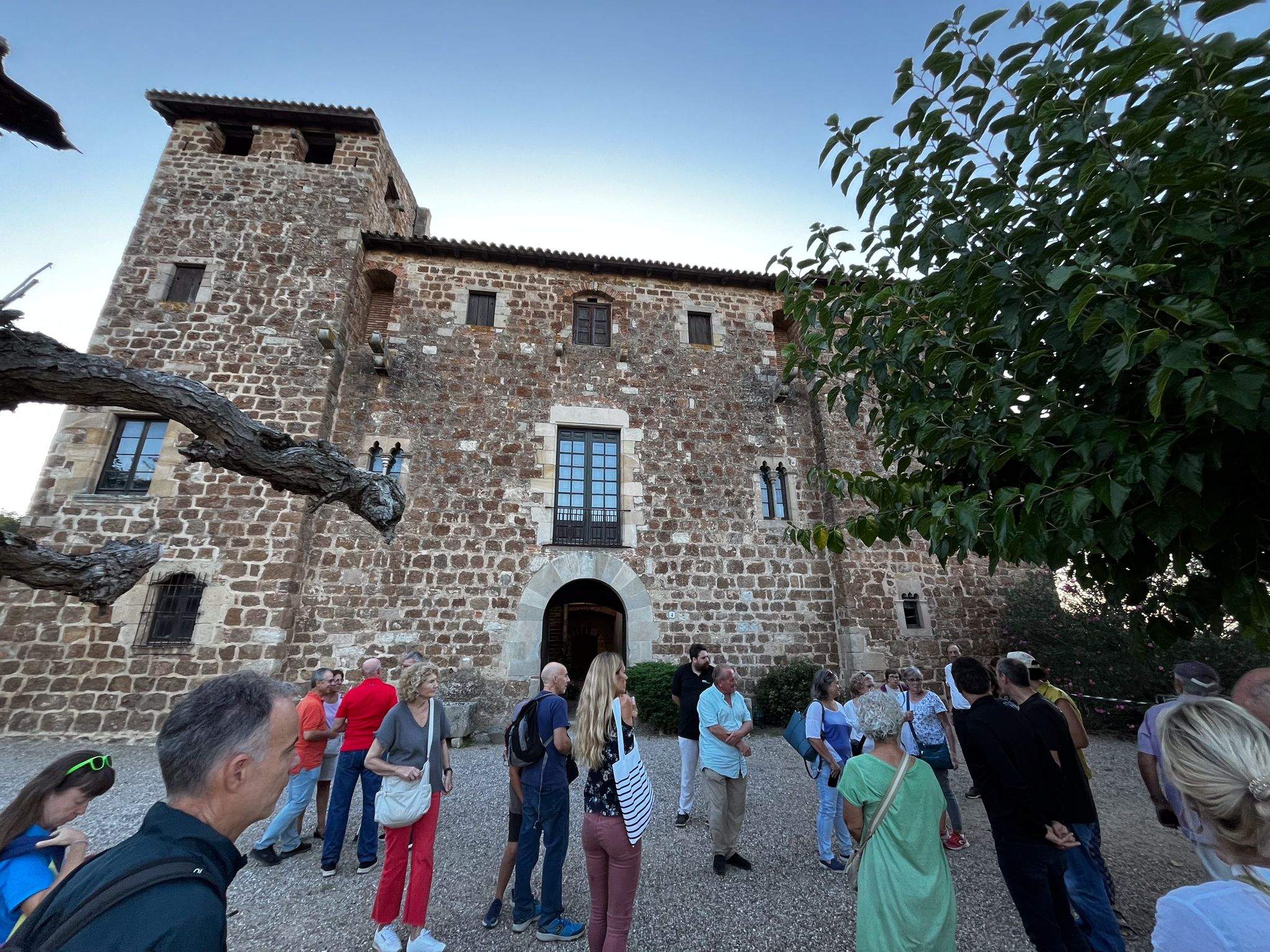 Visita guiada prèvia a Torre Negra. FOTO: Arxiu