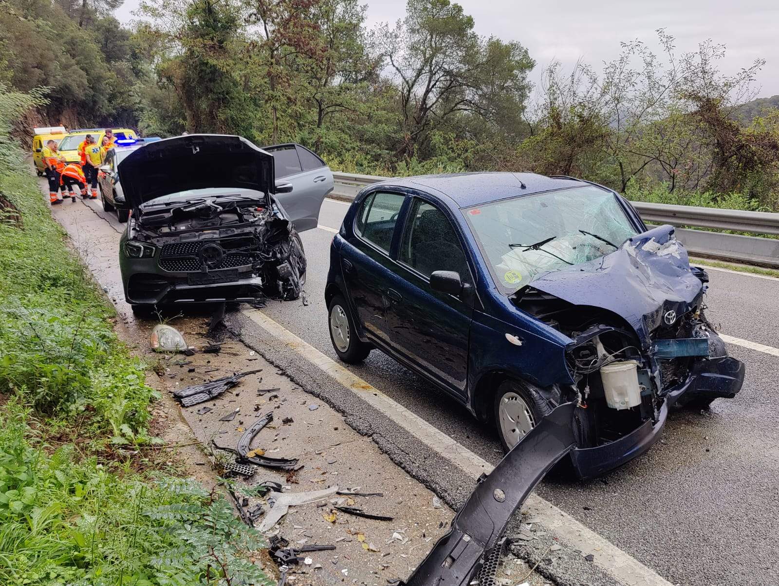Un accident frontal a la carretera de l'Arrabassada. FOTO: Bernat Millet
