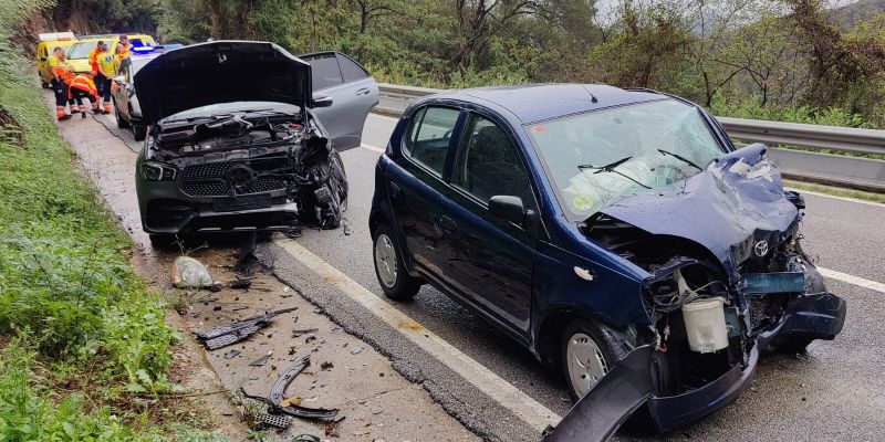 Un accident frontal a la carretera de l'Arrabassada. FOTO: Bernat Millet