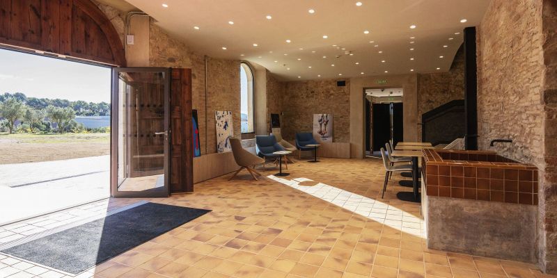 Interior de La Masia Can Graells, rehabilitada dins les instal·lacions d'HP a Sant Cugat. Fotografia: Cedida