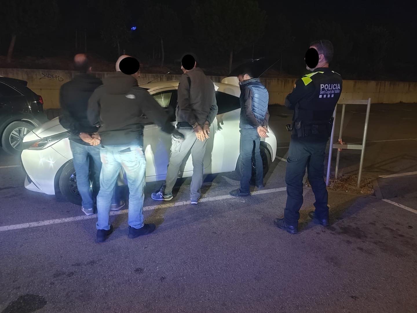 La detenció efectuada per la Policia Local de Sant Cugat al Leroy Merlin FOTO: Policia Local