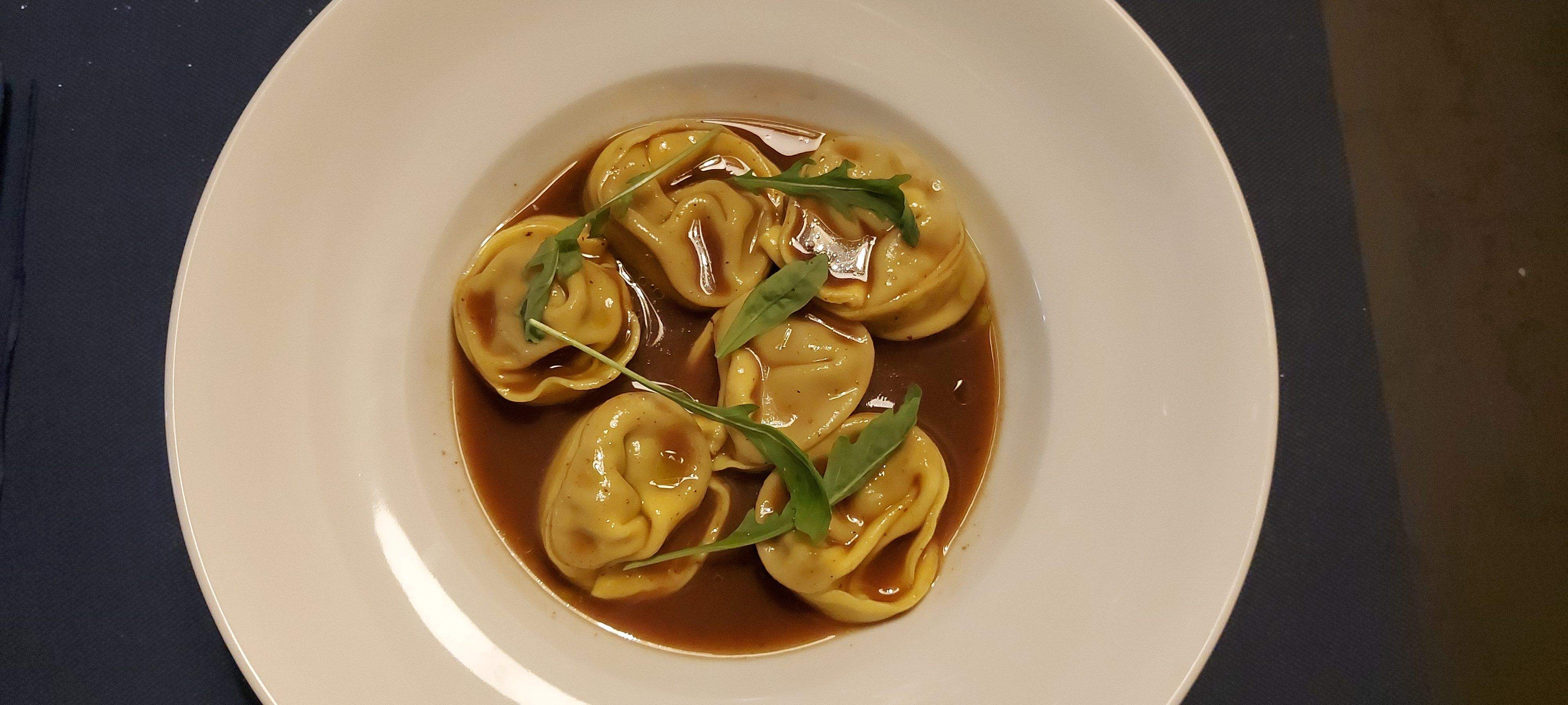 Ravioli d’Ossobuco brasejat amb el suc de cocció. FOTO: TOT