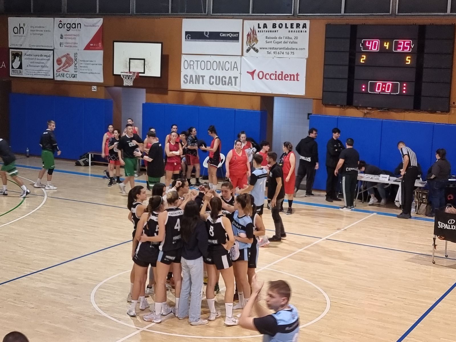 Victòria com a local del Qbasket Sant Cugat. FOTO: Cedida