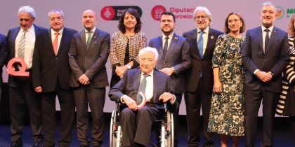 Juan Echevarría, al centre amb cadira de rodes FOTO: ACN 