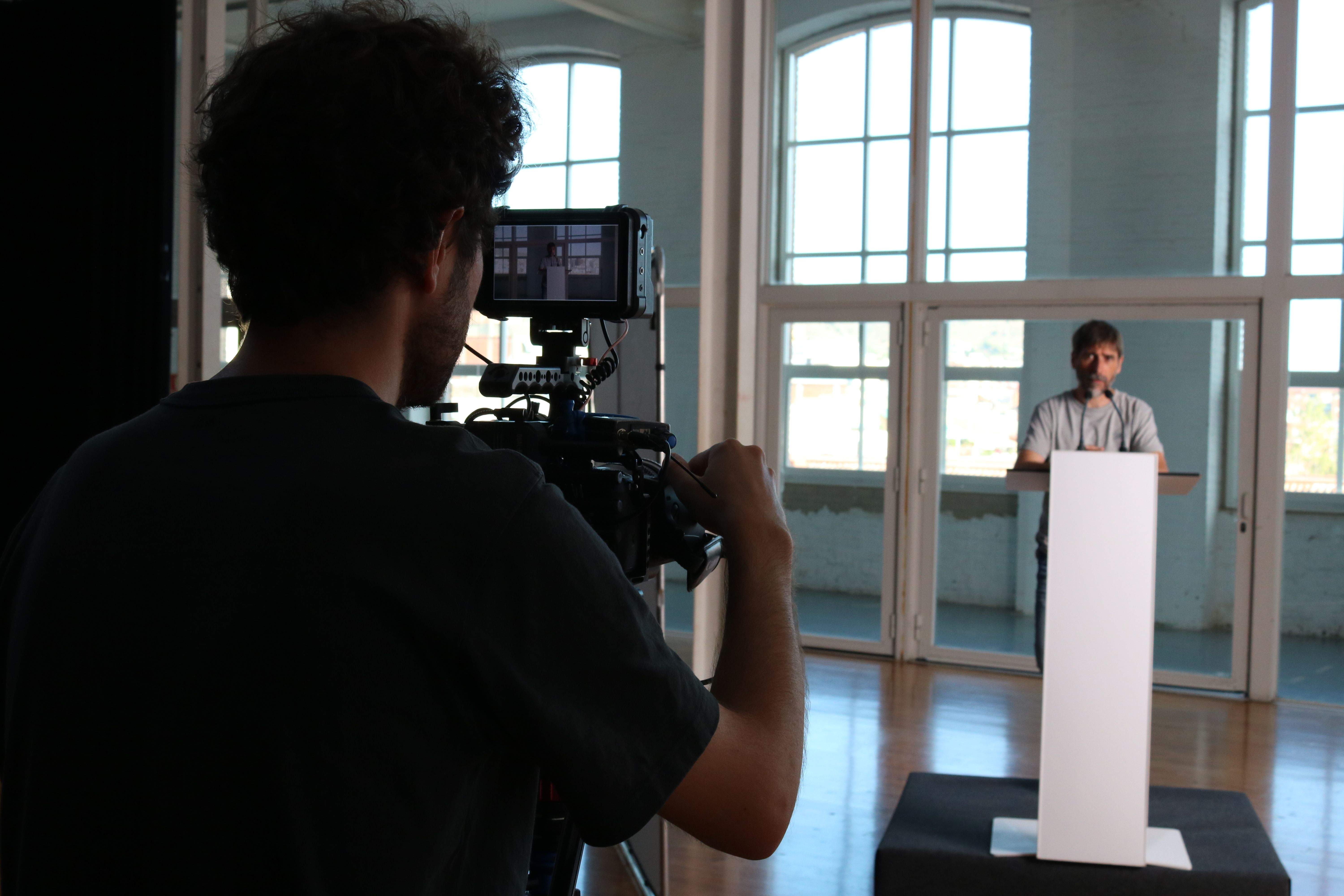 Imatge del rodatge de l'espot de la campanya per incentivar la participació en l’Assemblea Ciutadana pel Clima de Catalunya. FOTO: Cedida Imatge del rodatge de l'espot de la campanya per incentivar la participació en l’Assemblea Ciutadana pel Clima de Catalunya. FOTO: Cedida