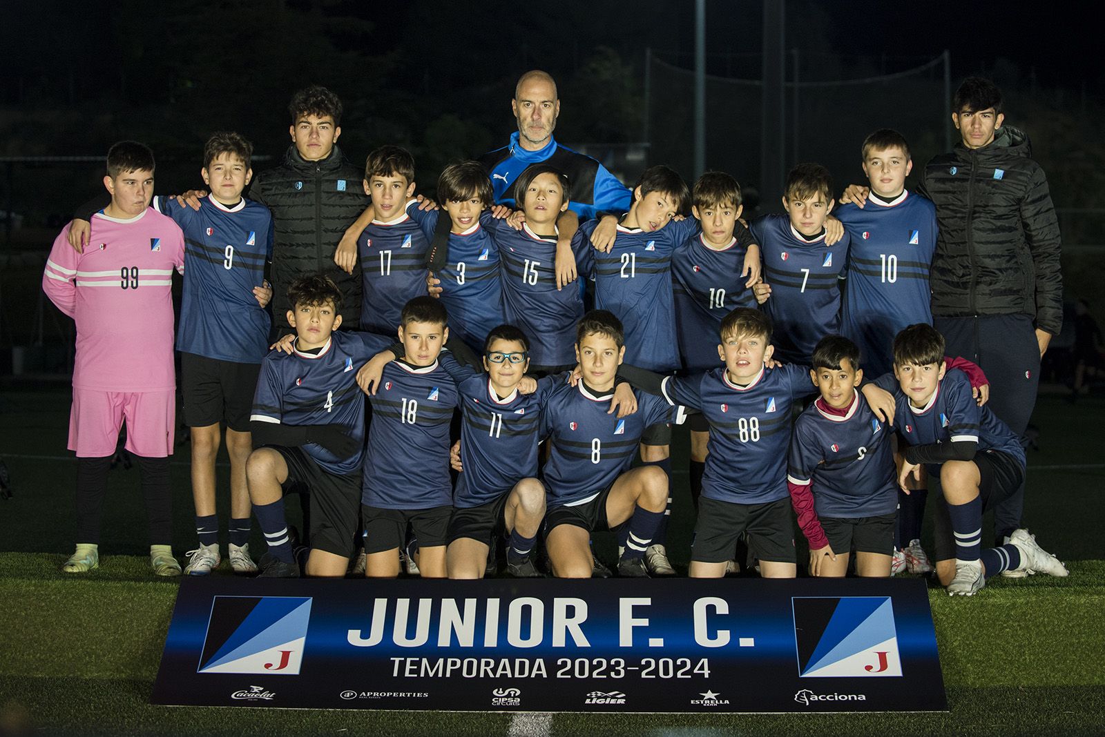Presentació d'equips de la secció de futbol del Junior FC. FOTO: Bernat Millet.
