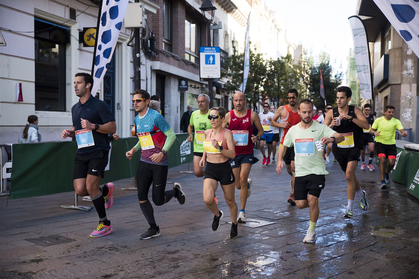 La 37a Mitja Marató de Sant Cugat va recórrer els racons i indrets emblemàtics del municipi. FOTO: Bernat Millet