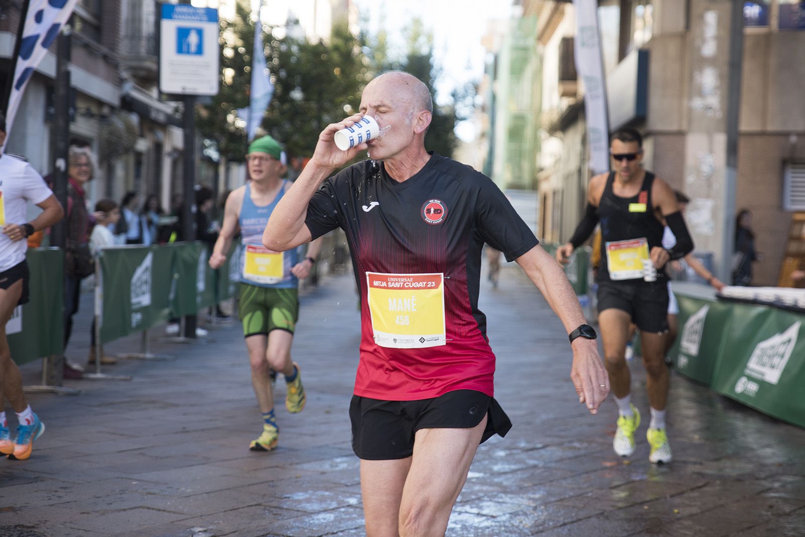 La 37a Mitja Marató de Sant Cugat va recórrer els racons i indrets emblemàtics del municipi. FOTO: Bernat Millet