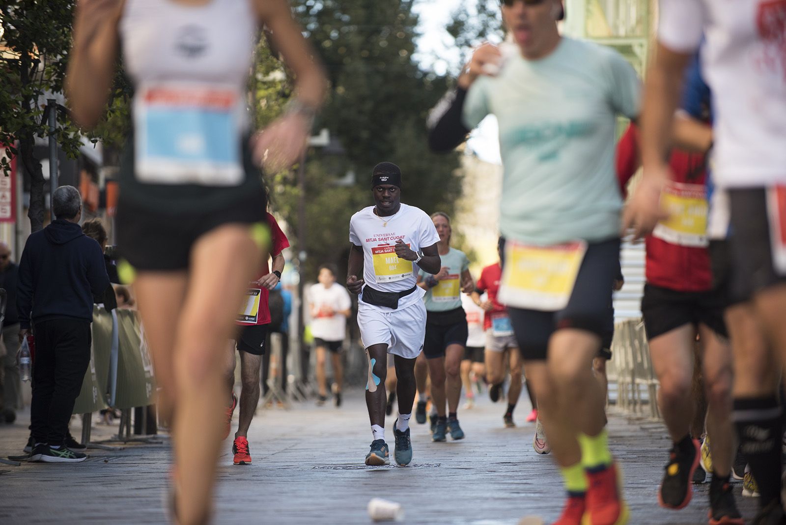 La 37a Mitja Marató de Sant Cugat va recórrer els racons i indrets emblemàtics del municipi. FOTO: Bernat Millet