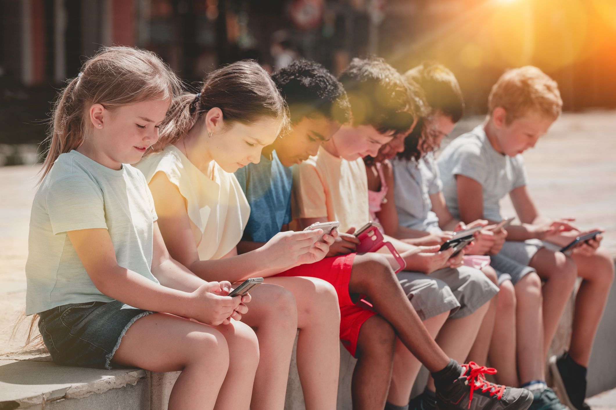 Gairebé 7 de cada 10 catalans d'entre 10 i 15 anys tenen un telèfon mòbil. FOTO: iStock