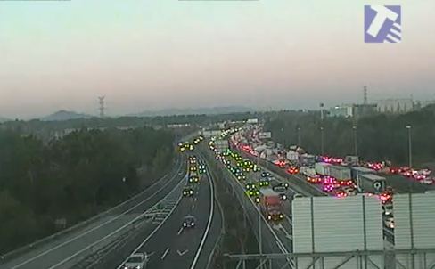 Retencions a l'AP-7 en el seu pas per Sant Cugat FOTO: Trànsit