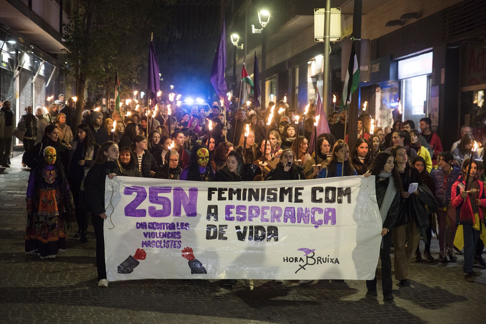 Manifestació Feminista contra les violències masclistes del 25-N. FOTO: Bernat Millet.