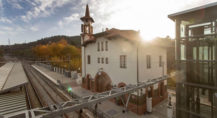 L'edifici de l'estació de Les Planes restaurat FOTO: Cedida