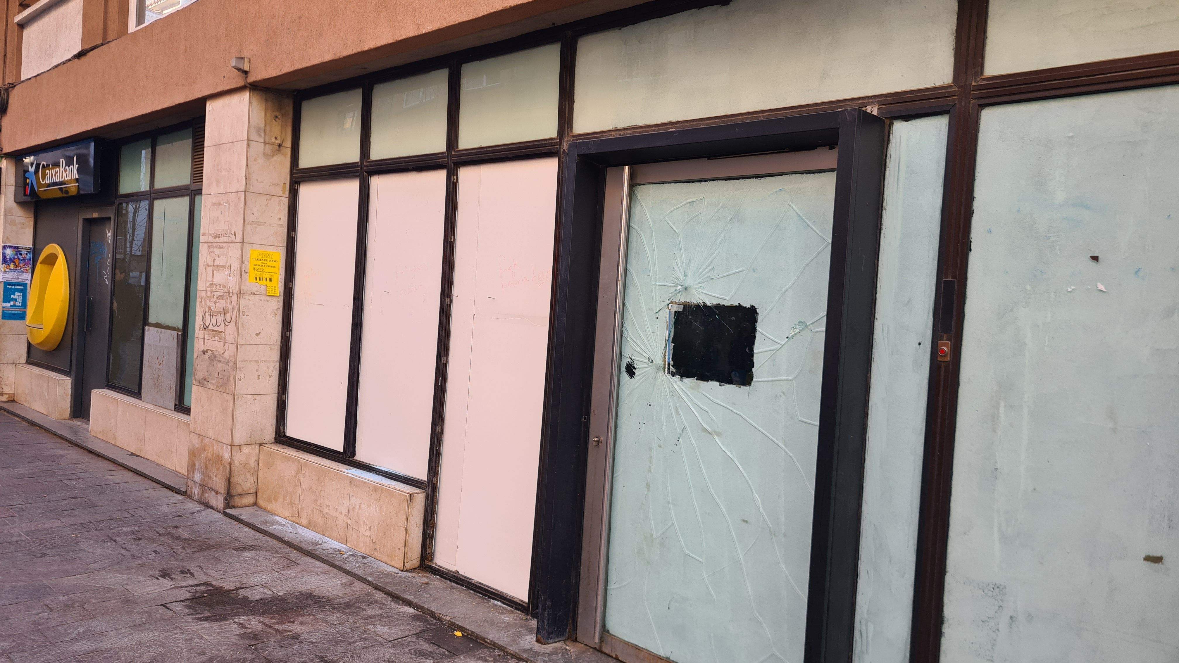 Oficina Avinguda Cerdanyola - FOTO: David Checa