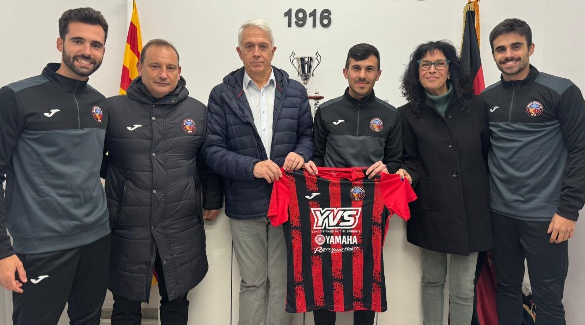 Rubén Hurtado (tercer per la dreta) ha estat l'escollit pel Sant Cugat FC per dirigir l'equip femení. FOTO: Cedida