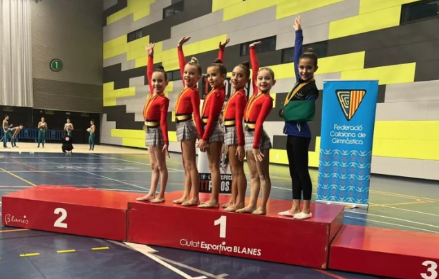 El Gimnàstica Rítmica i Estètica Sant Cugat va asollir 2 ors i 1 plata en la 3a Fase Copa Catalana Conjunts Tardor. FOTO: Cedida