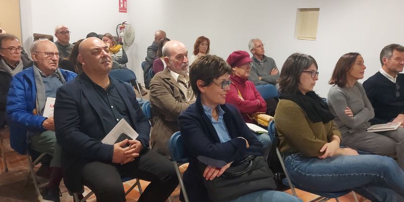 Públic, a la presentació del llibre de Raül Romeva a la seu d'Òmnium Sant Cugat. FOTO: TOT