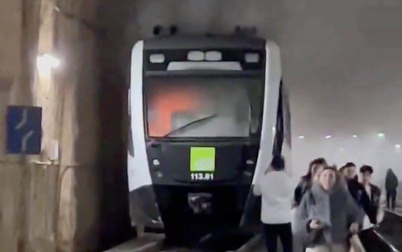 Bagó incendiat - FOTO: @Polgon_