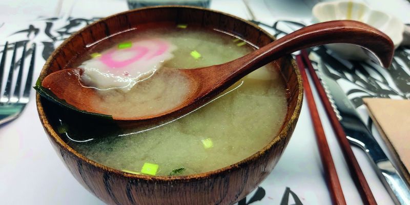 Sopa Miso al restaurant japonès de Sant Cugat, YOIKA. FOTO: TOT