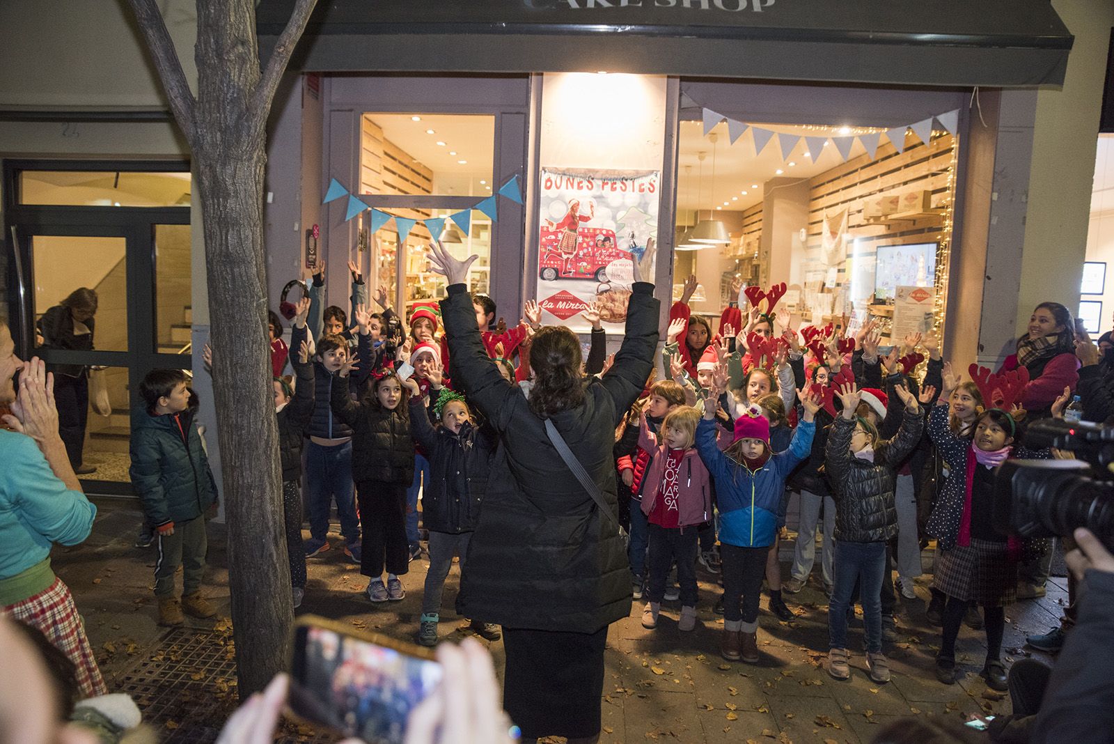 Nadales al carrer a El cafè de la Mirta. FOTO: Bernat Millet.