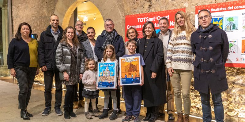 Guanyadors, patrocinador, organitzadors i família dels guanyadors. FOTO: Arnau Padilla