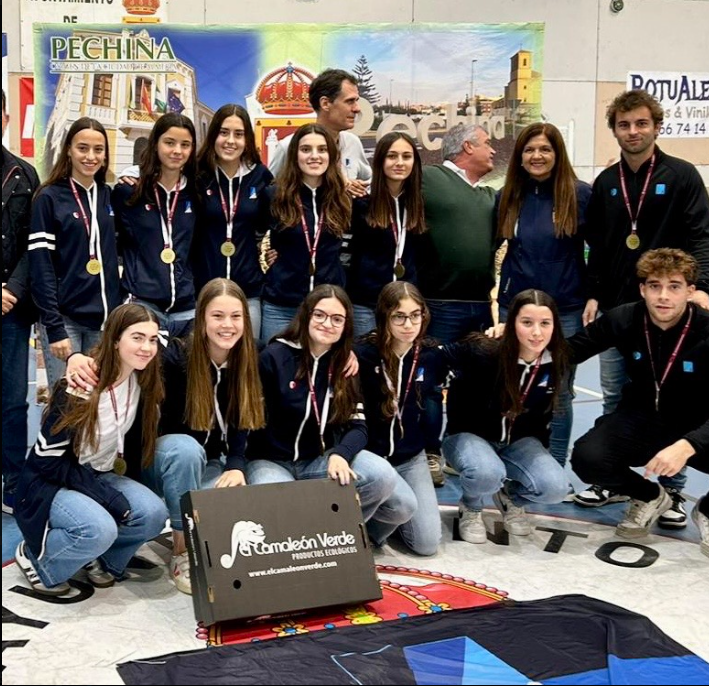 El cadet femení A del Junior FC ja va aconseguir la medalla d'or al Campionat d'Espanya d'hoquei sala la temporada passada. FOTO: RFEH