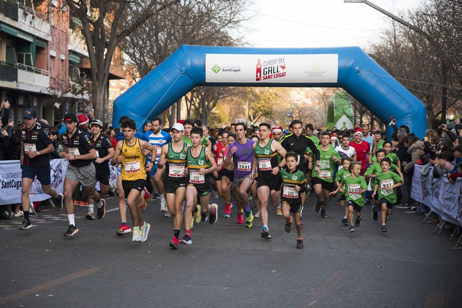 Més de mil corredors i corredores s'han acomiadat de l'any en aquesta popular carrera. FOTO: Bernat Millet