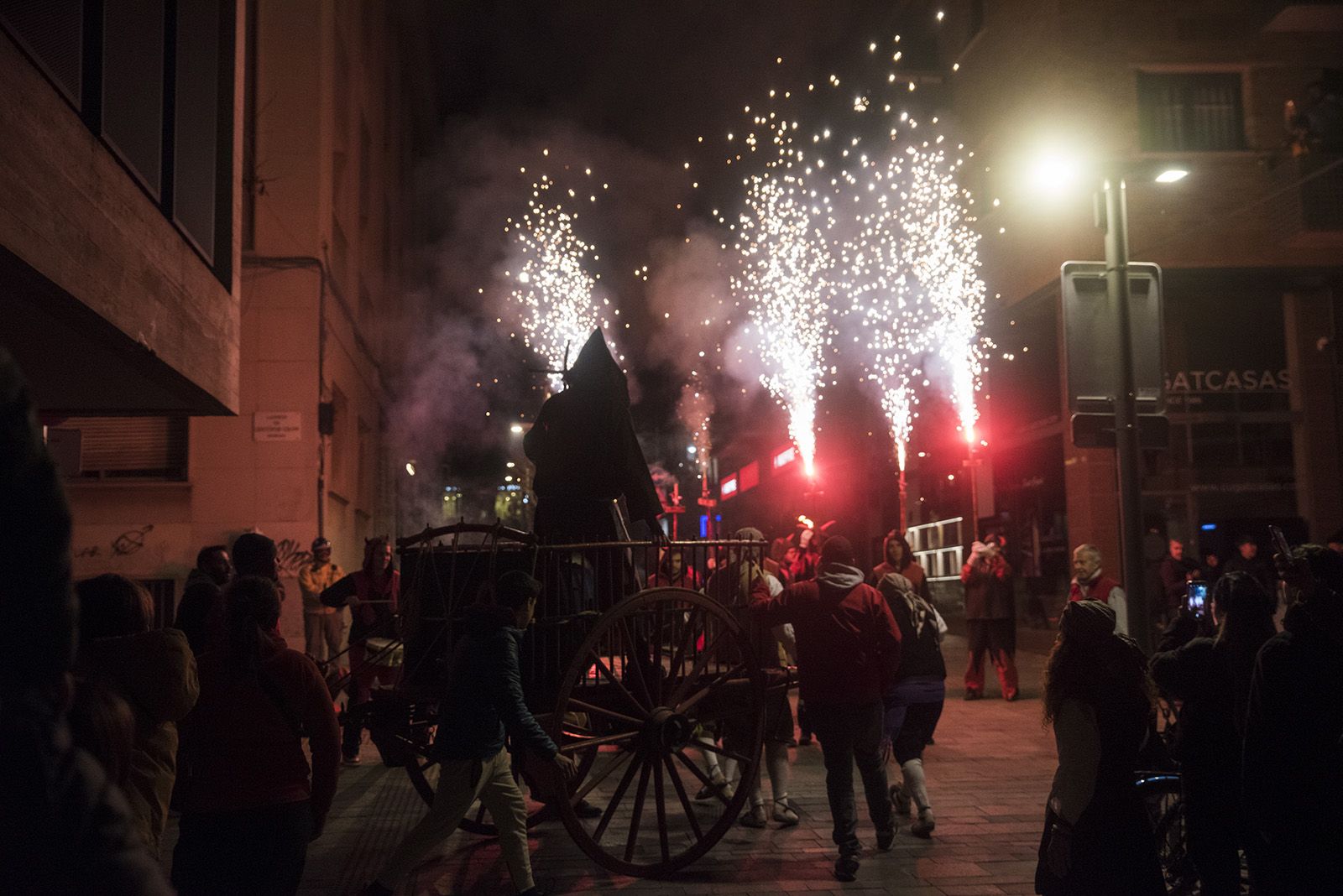 La Festa dels Foguerons durant Sant Antoni Abat. FOTO: Bernat Millet