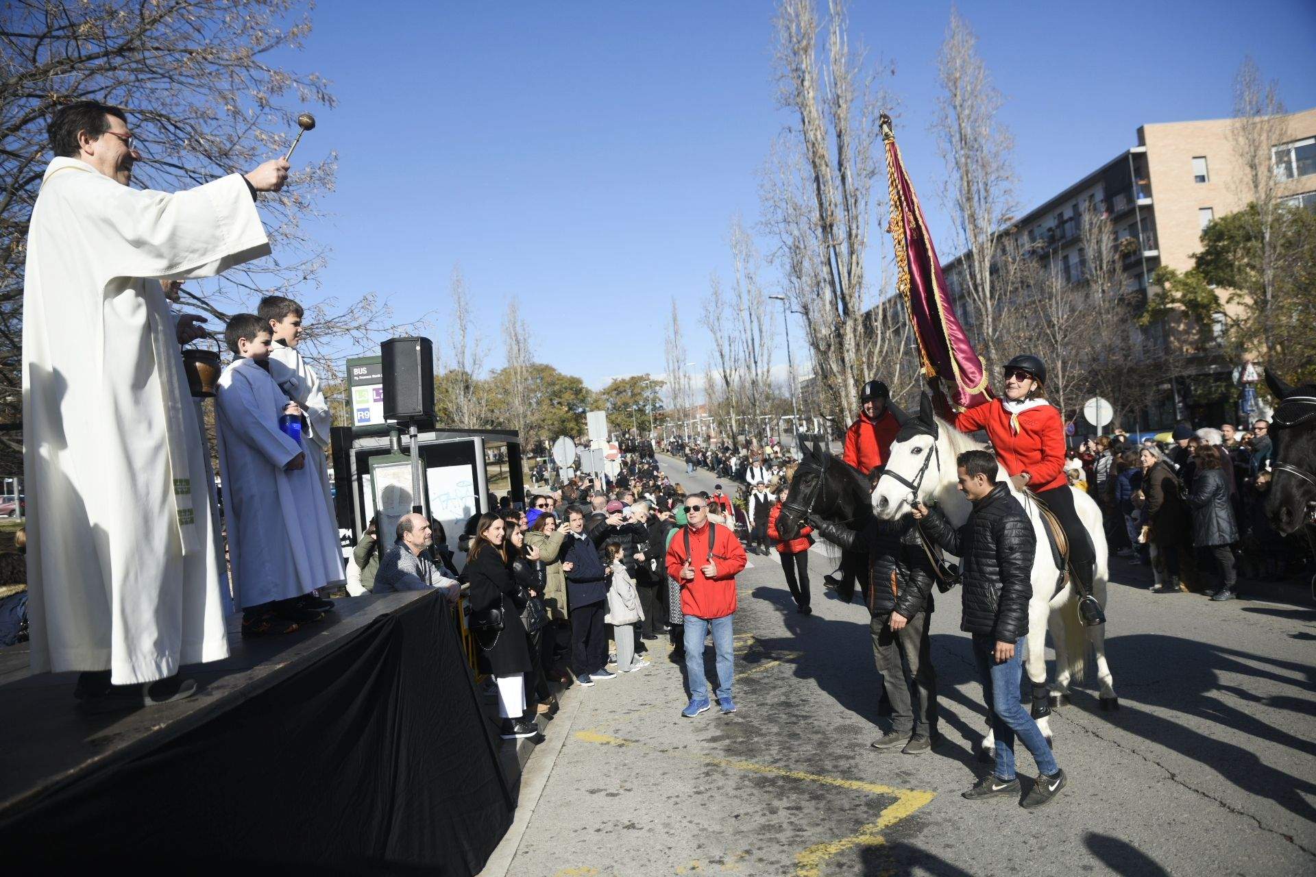 La Rua dels Tres Tombs durant Sant Antoni Abat 2024. FOTO: Bernat Millet