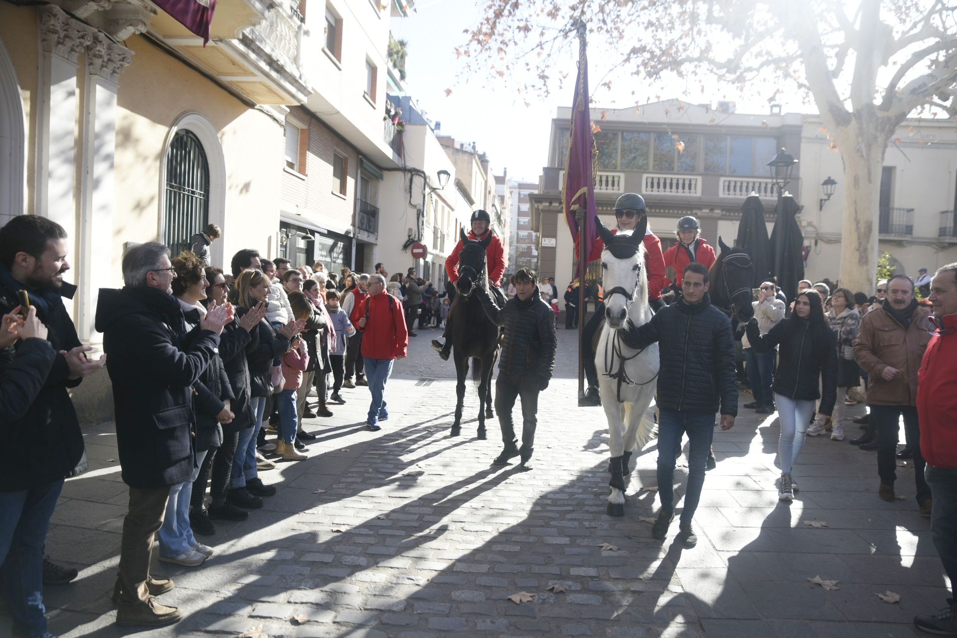La Rua dels Tres Tombs durant Sant Antoni Abat 2024. FOTO: Bernat Millet