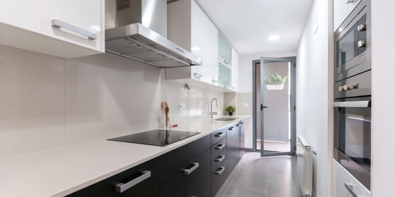 Cuina office de l'habitatge de Mira-sol (Sant Cugat) de la immobiliària AMAT. FOTO: Cedida