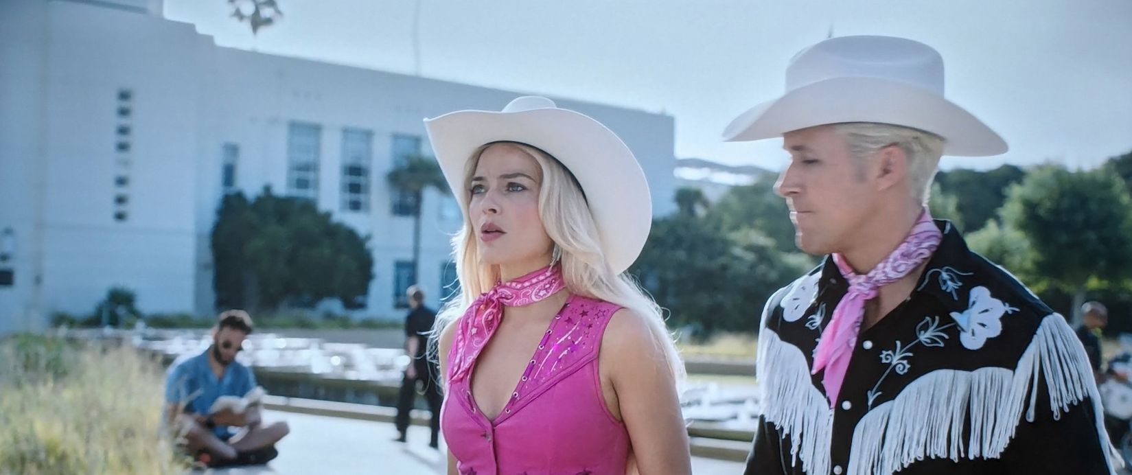 Escena de la película on apareix el llibre 'Una breu i atzarosa història de la vida' FOTO: Cedida