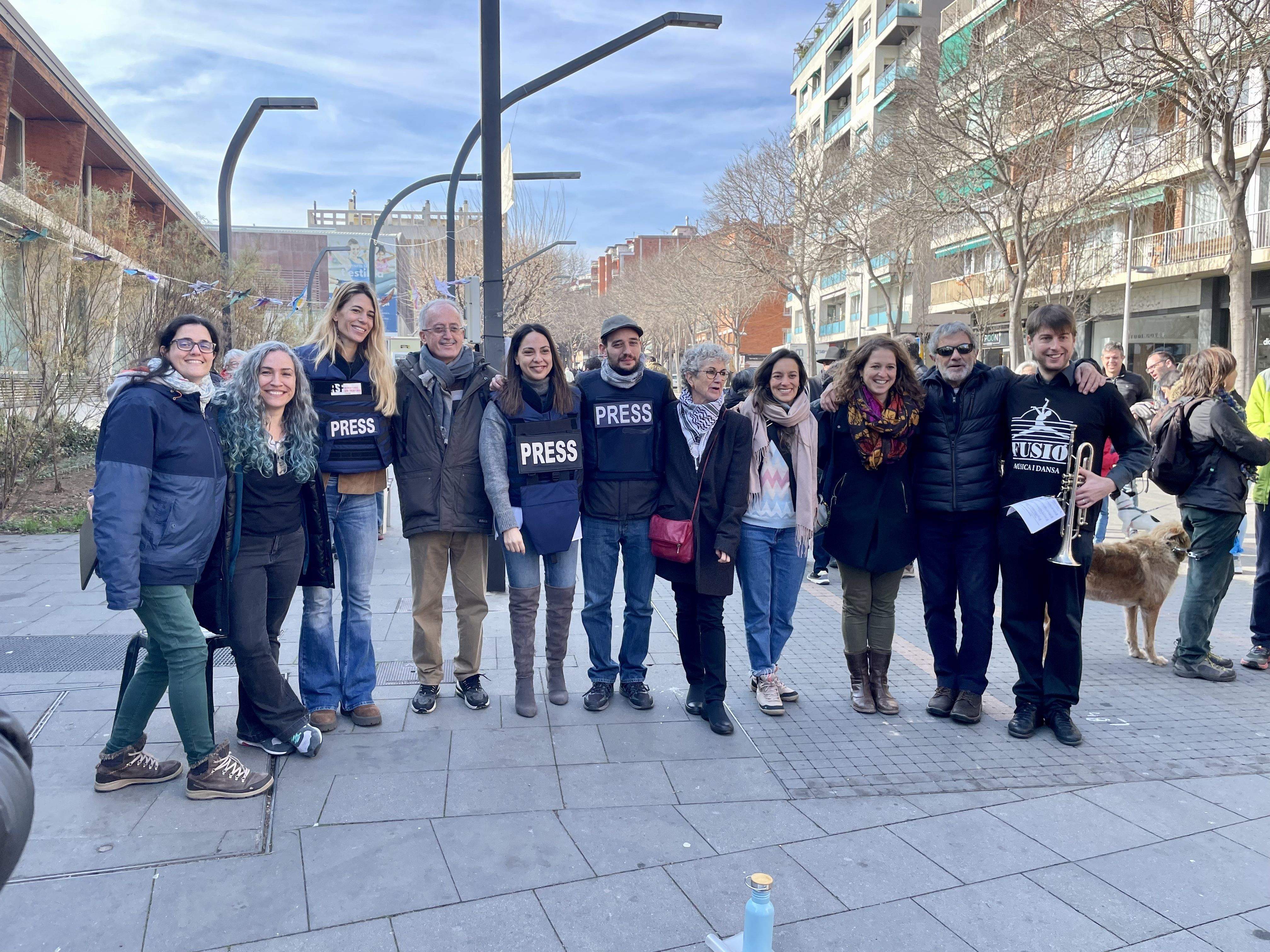 Els representants d'Unipau, l'Escola d'Art i Disseny, el Cugatenc, Cugatmèdia i el TOT Sant Cugat. Foto: TOT.