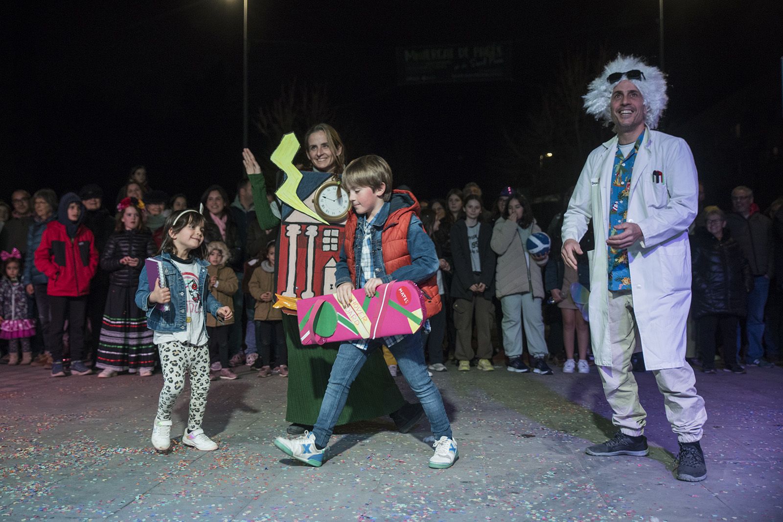 Rua de comparses. FOTO: Bernat Millet.