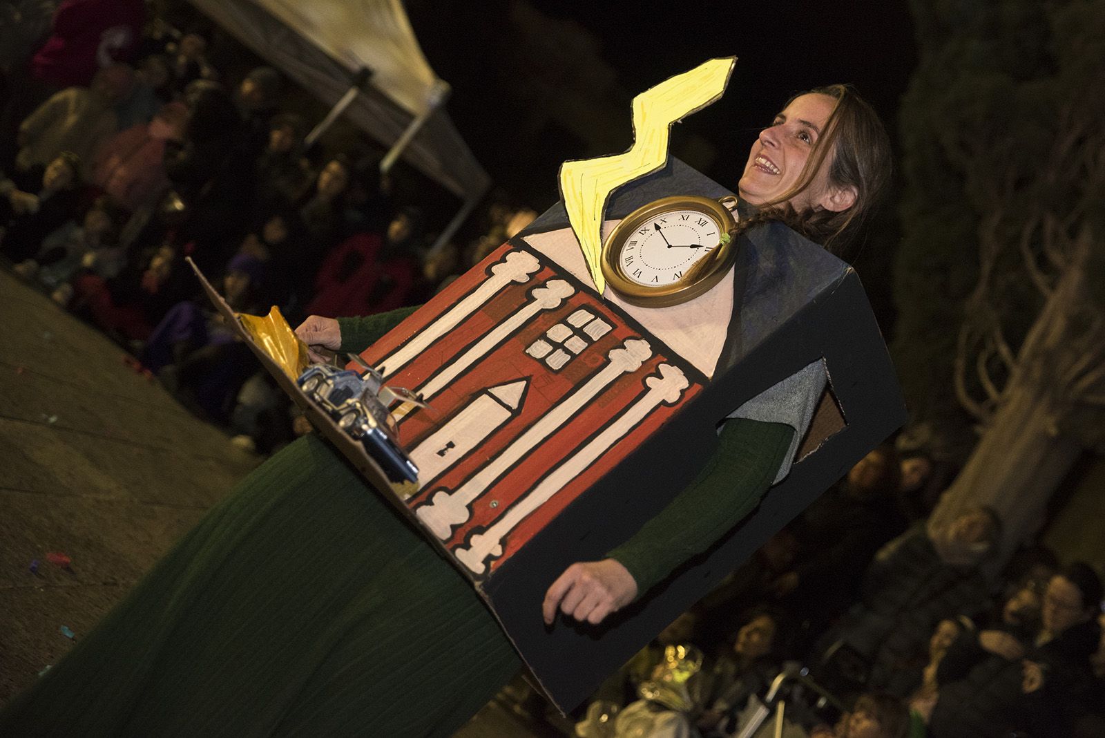 Rua de comparses. FOTO: Bernat Millet.