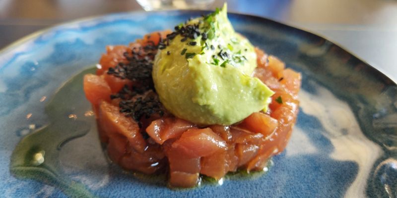 Tàrtar tonyina al restaurant de Sant Cugat, Can Dubro. FOTO: TOT