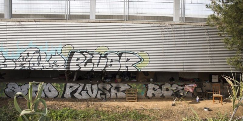 El campament vist des del carrer d'Alfons d'Aragó FOTO: Bernat Millet (TOT Sant Cugat)