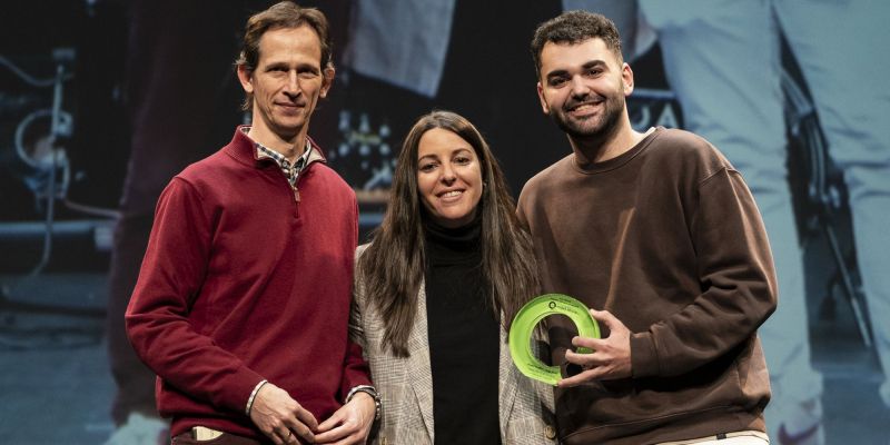 L'equip sub-21 masculí de la Unió Esportiva Sant Cugat, guardonat amb el premi al millor equip junior en la 23a edició dels Premis Esport en Marxa. FOTO: Mireia Comas