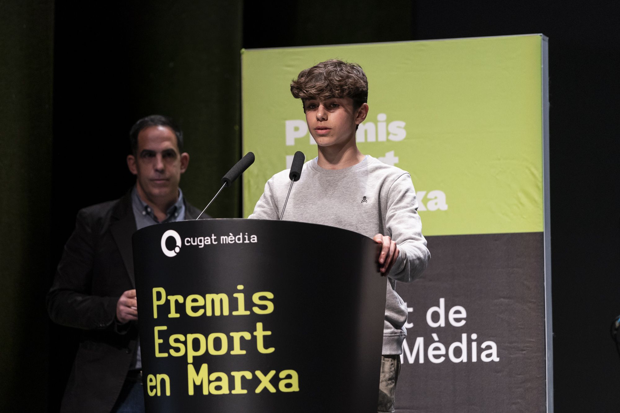 Tomàs Navarro, jugador de l'equip d'handbol aleví de l'Escola Avenç, en la 23a edició dels Premis Esport en Marxa. FOTO: Mireia Comas